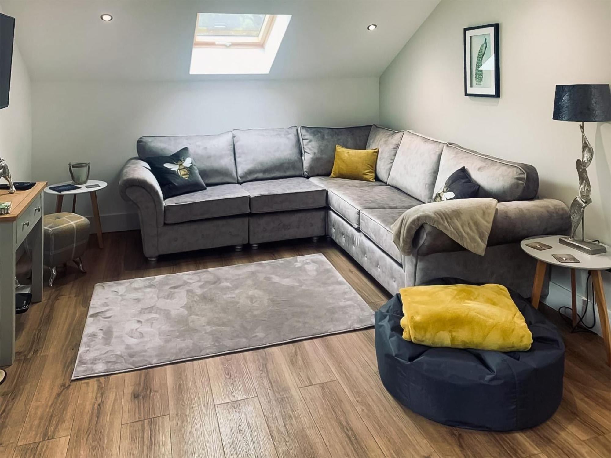 Perivale Lodge Лидни Екстериор снимка