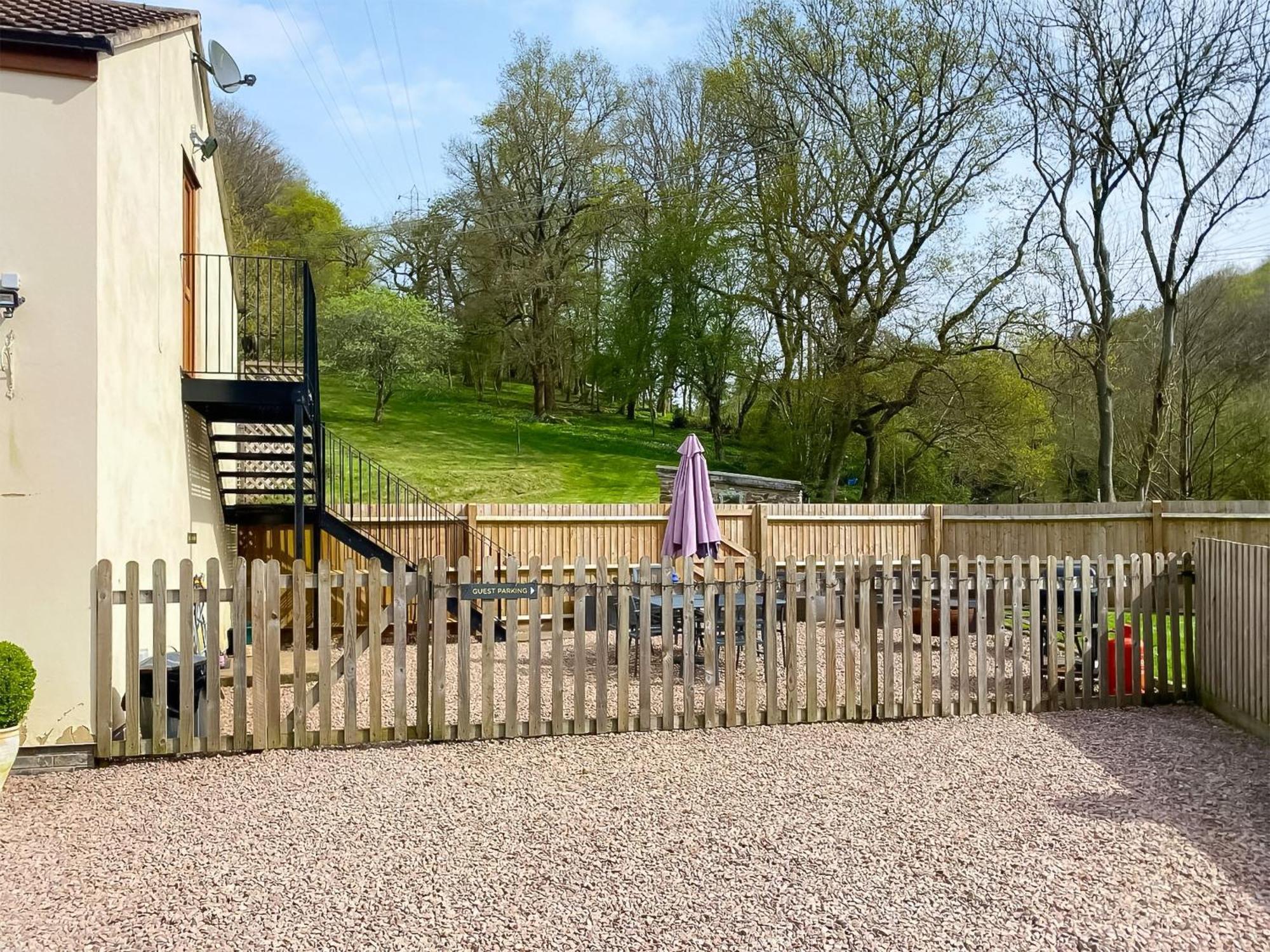 Perivale Lodge Лидни Екстериор снимка